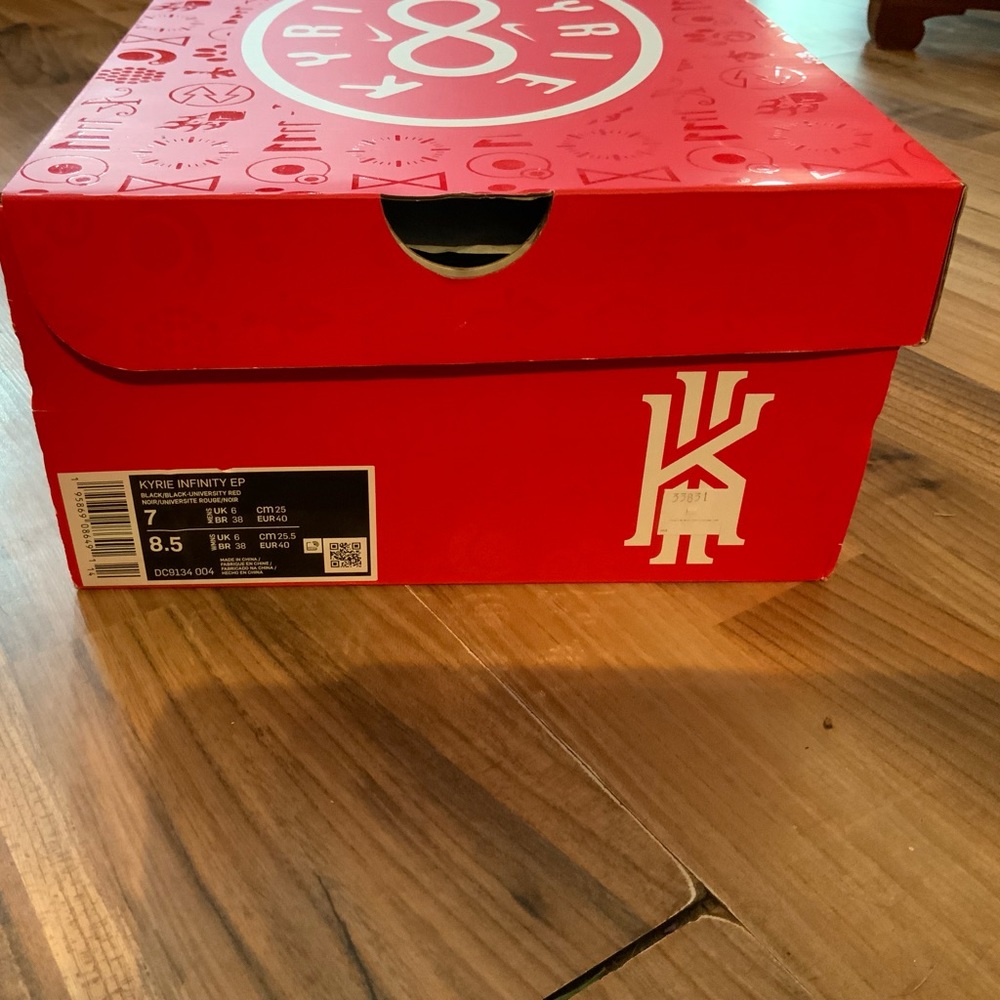 Nike Kyrie Infinity bred size 7
